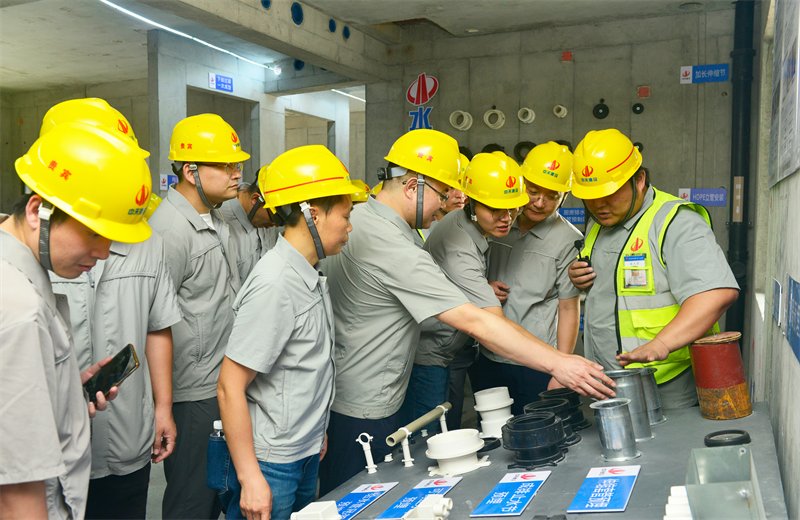 为进一步推进优质客户高效履约，提升交付品质、达成客户满意，2025年6月25日，7790必发集团建设集团在上海组织召开2025年越秀地产、华润置业客户履约推进会。